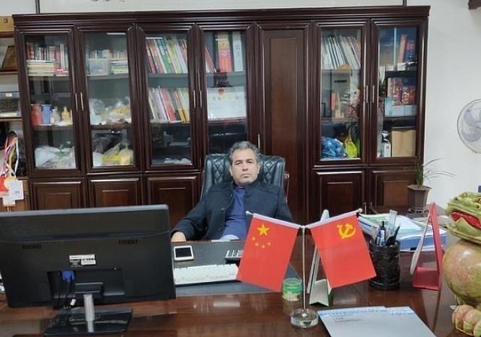 حسین جاوید مدیر دفتر در چین